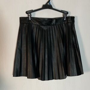 Lulu's Elegant Black Pleated Punk Faux Leather Mini A-line Skirt Size L